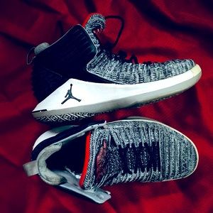 AIR JORDAN sz 4.5 y basketball shoes